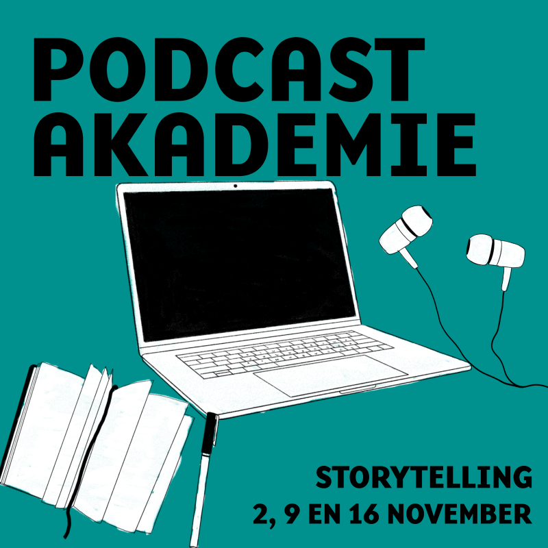 Artwork van de podcastakademie. Illustratie van een laptop, oortjes en een aantekeningenboekje. Onderaan in zwart de titel en data van de cursus