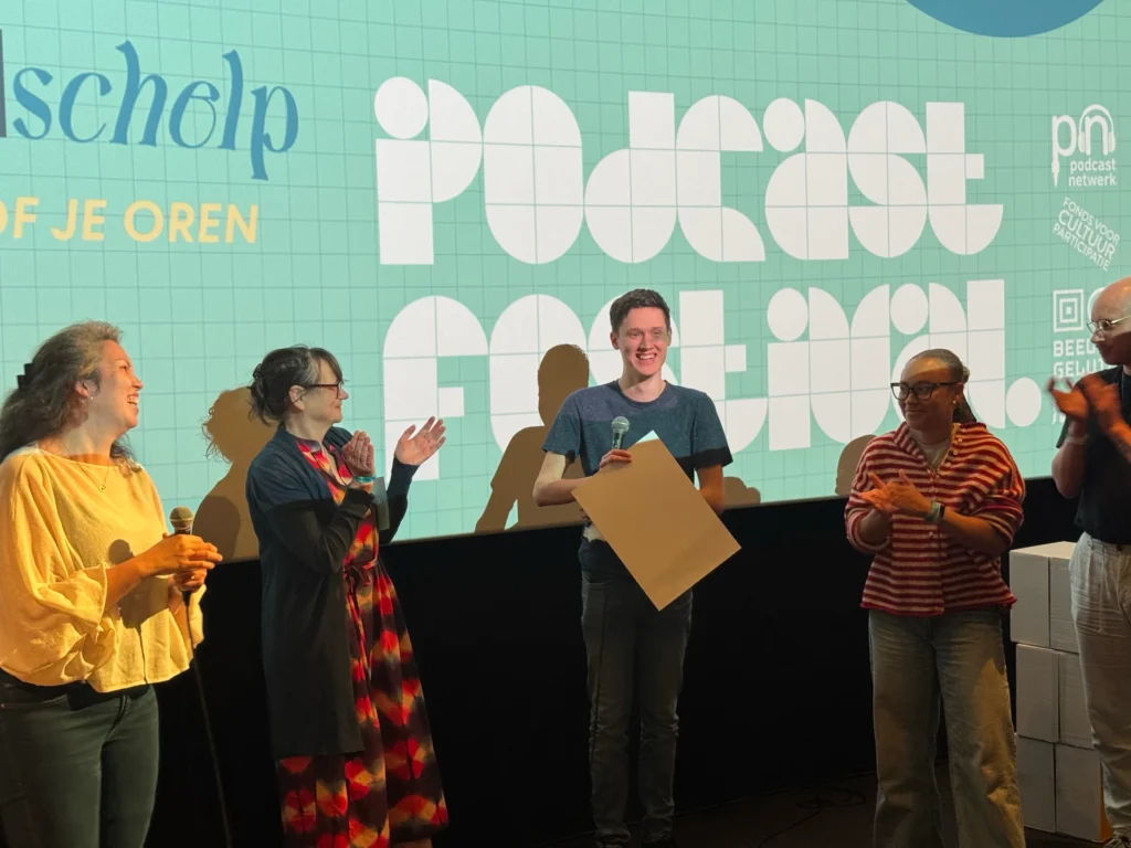 Aaron wint fictieprijs op podium festival schelp